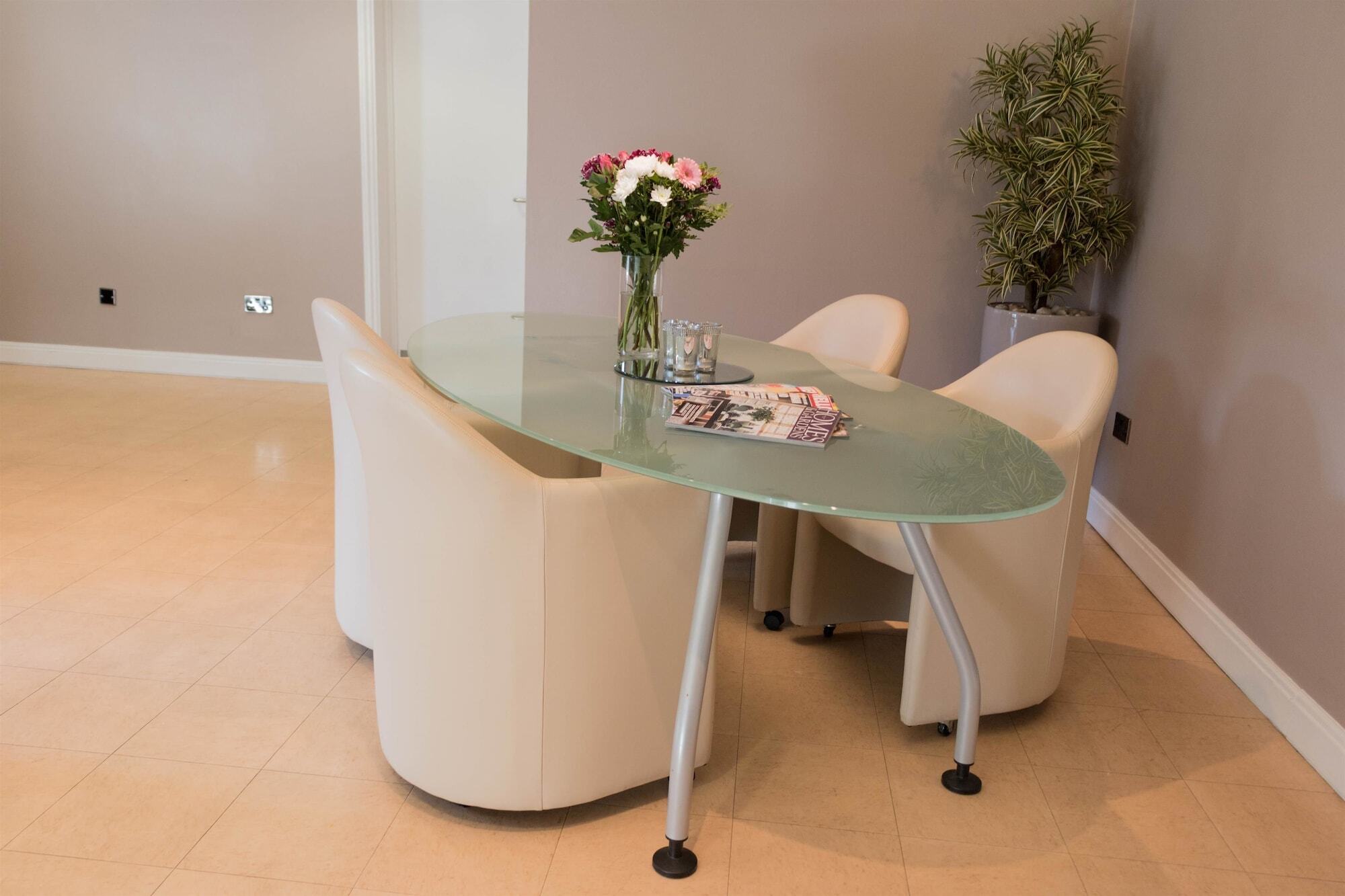 Hotel Cheadle House Esterno foto